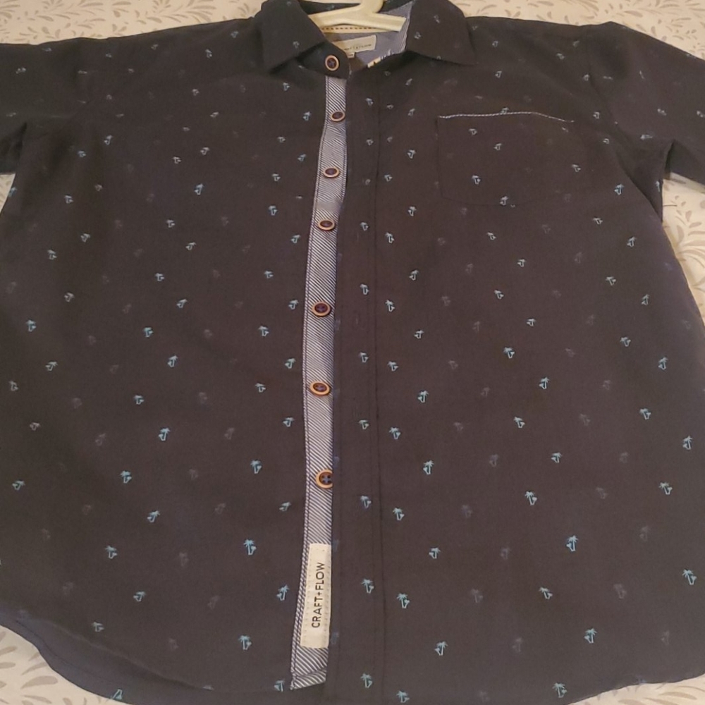 Boys button down🎀 - Picture 2 of 6